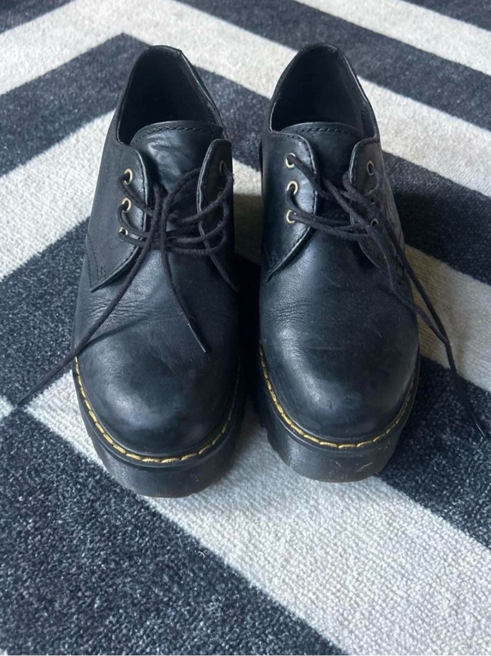 Dr. Martens shriver platform shoe size 7